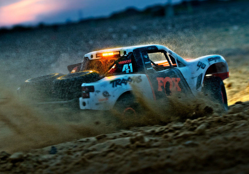 Traxxas Unlimited Desert Racer Pro-Scale™ 4WD - Auto - Elektromotor - Betriebsbereit (RTR) - Orange - Weiß - Junge/Mädchen - Allradantrieb